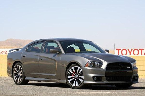 Dodge Charger SRT8.: 6.4 V8: 470 .. : 630  0-100: 4.8 ...