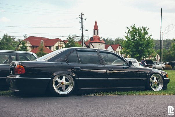 BMW 7 Series [E38]