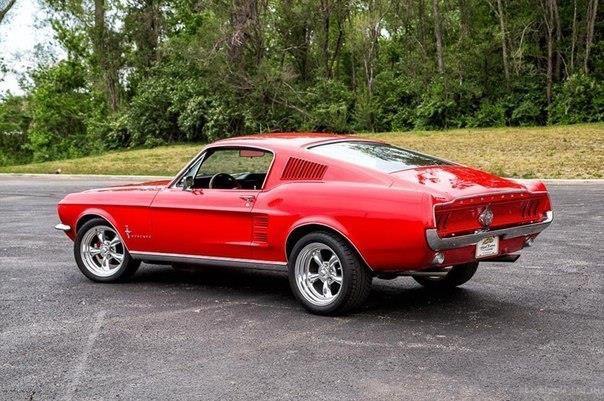 1967 Ford Mustang Fastback - 2