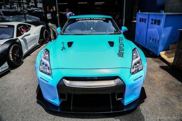 Bright Blue Liberty Walk Nissan GT-R Posing. - 6