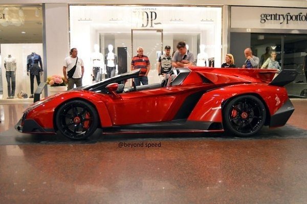 Lamborghini Veneno Roadster � �������, ������. ��������� - ���������� V12 (6498 ��) �������� - 750 ... - 2