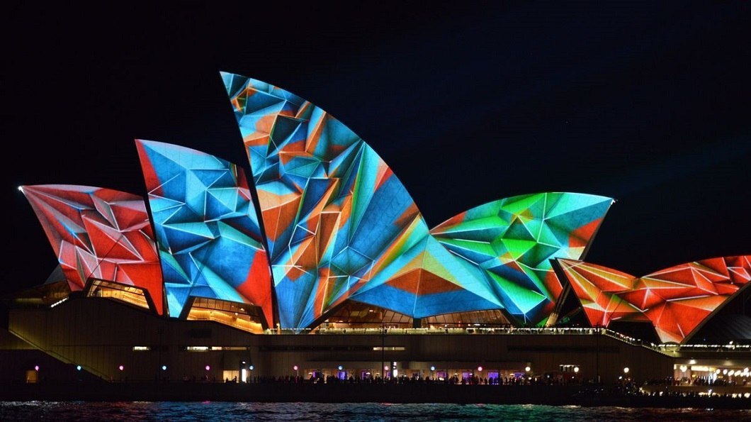    .      Vivid Sydney ( ), ... - 7