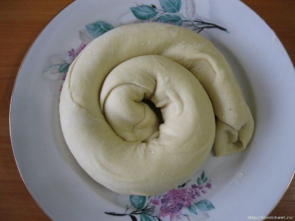 Самса вкусная.Для теста:-вода 1 стак.- соль 0,5 ч. л.- 1 ст. л. раст. масла- мука (замесить крутое ... - 4