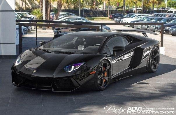 Lamborghini Aventador LP700 Reventador M.V1