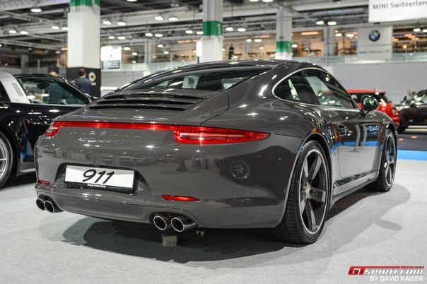 Porsche 911 Carrera 4S Exclusive Swiss Edition - 2