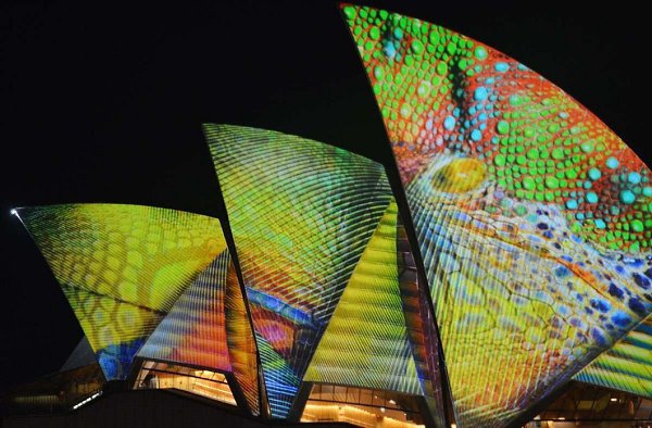    .      Vivid Sydney ( ), ... - 9