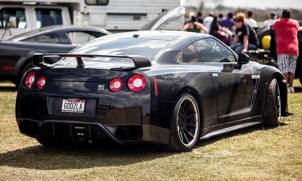 Nissan GT-R