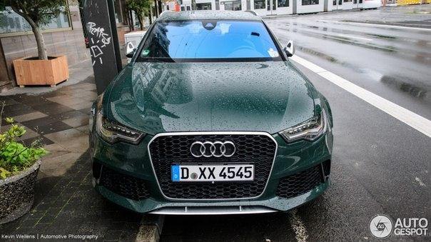 Audi RS6 Avant C7.