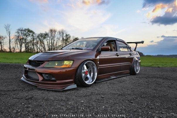 MITSUBISHI EVO