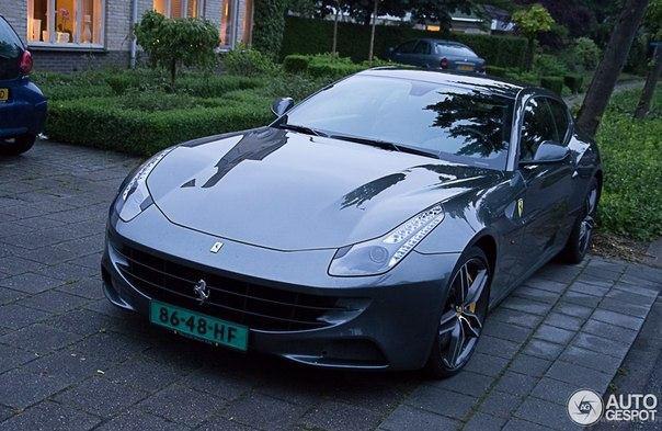 Ferrari FF. - 2