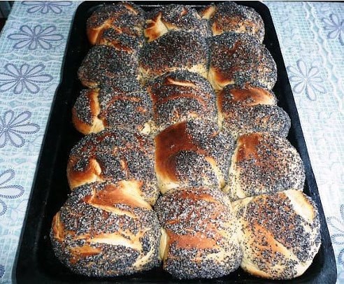 БУЛОЧКИ С МАКОМ.Очень мягкое тесто, не пористое, очень сдобное. Советую взять на заметку !!!500 г ...