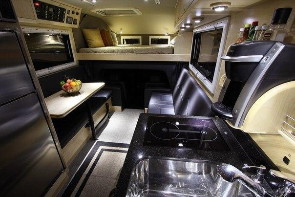 EarthRoamer XV-HD �� ���� Ford F-650 - 8