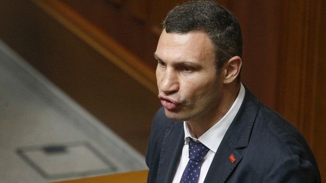 Заставь дурака богу молиться: Кличко ударился об икону Мэр Киева Виталий Кличко во время пребывания ...