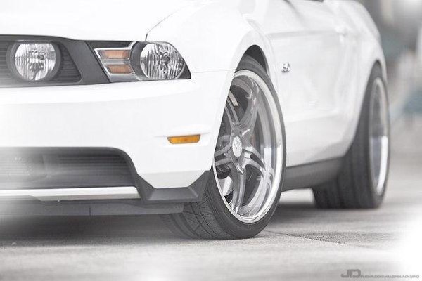 Ford Mustang GT - 5