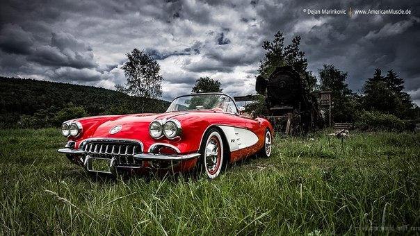 1960 Chevrolet Corvette - 4