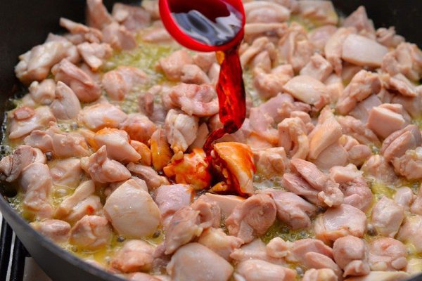 Фарфалле с курицей и мёдом.Ингредиенты:Макароны фарфалле 500 г;Куриная голень 700 г;Масло сливочное ... - 5