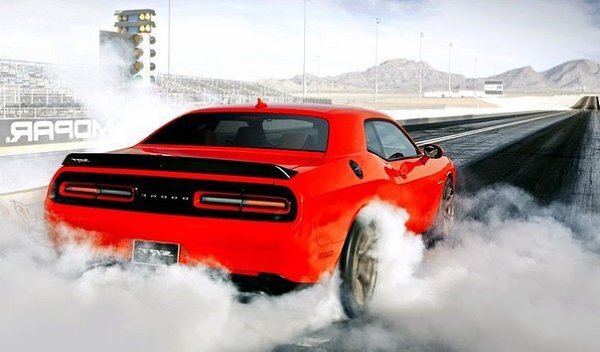 Dodge Challenger SRT Hellcat - 2