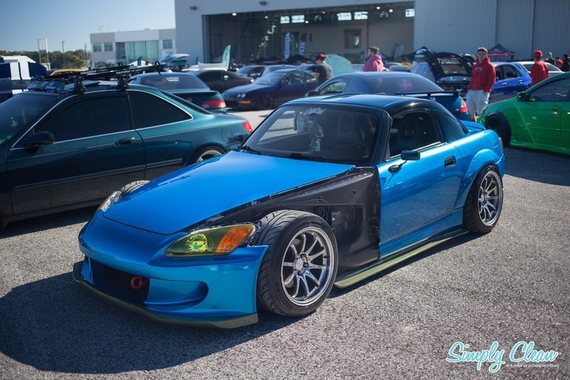 Honda S2000.