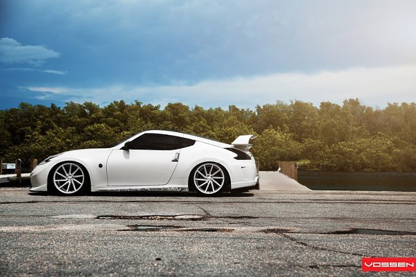 Nissan 370Z. - 6