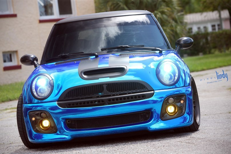 Mini Cooper.