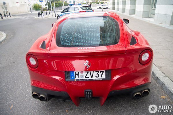 Ferrari F12 Berlinetta.��������� ���������� V12 Atmo (6262 ��)�������� 740 �.�. ��� 8250 ... - 6