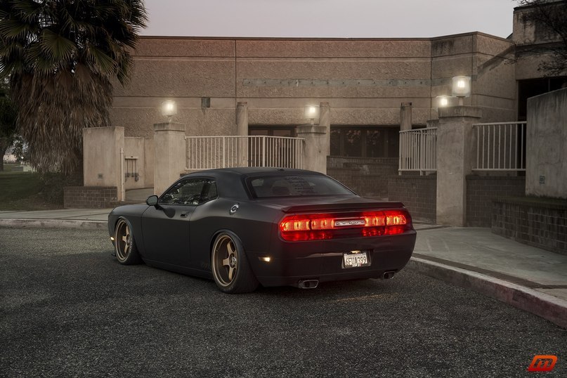 Dodge Challenger - 5