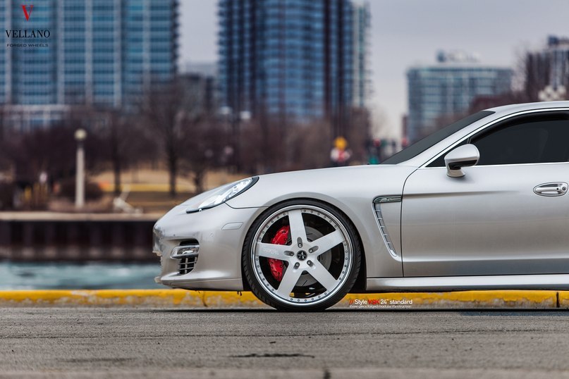 Porsche Panamera Turbo. - 2