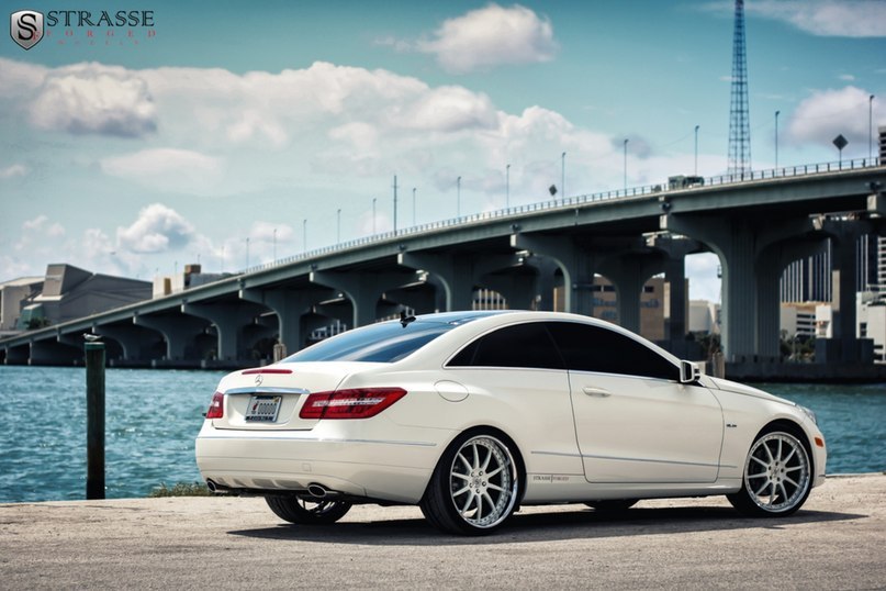 Mercedes Benz E350 Coupe. - 5