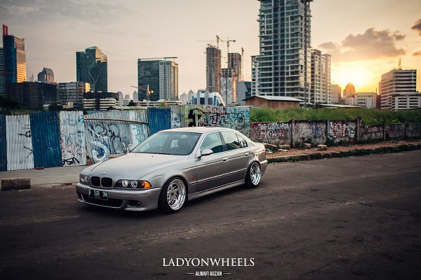 BMW 5 Series E39 - 4