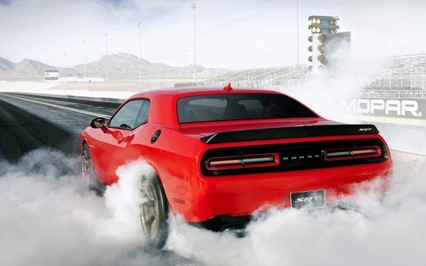 Dodge Challenger SRT Hellcat - 3