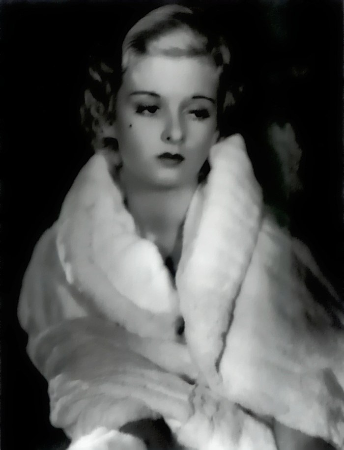 Old Ladies Photos - 46