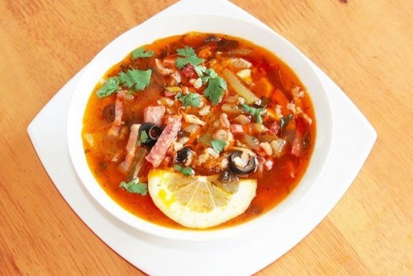 Солянка мясная сборная.Ингредиенты:Филе куриное — 200–250 гИзделия мясные — 350 гИзделия колбасные — ...