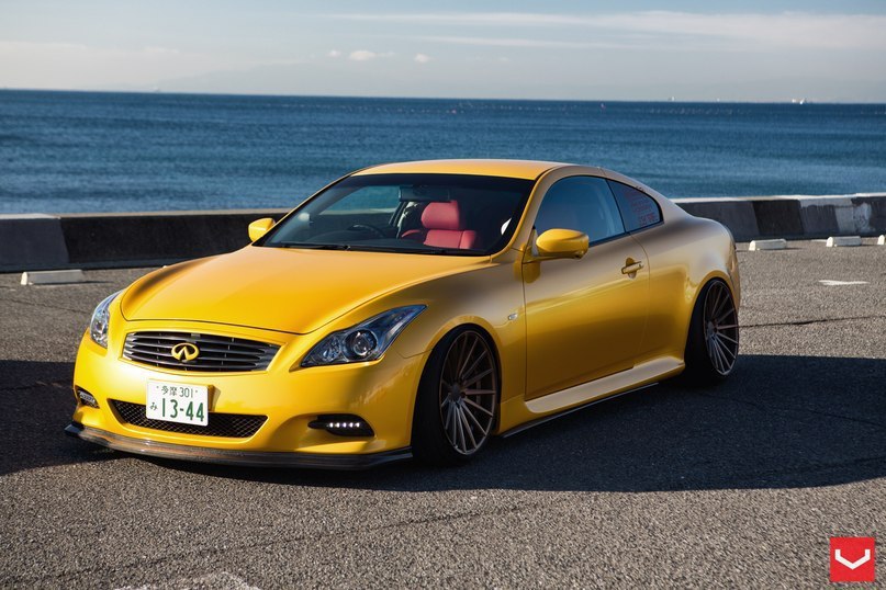 Infiniti G37 Coupe. - 9