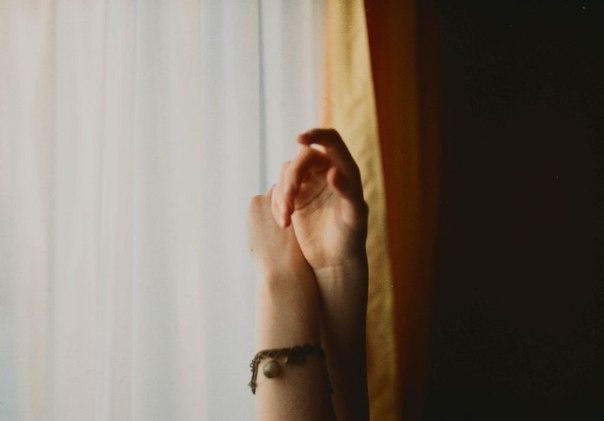 Очень жаль, что люди теряют людей. Когда сначала шутят вместе, а потом даже не здороваются, когда ...