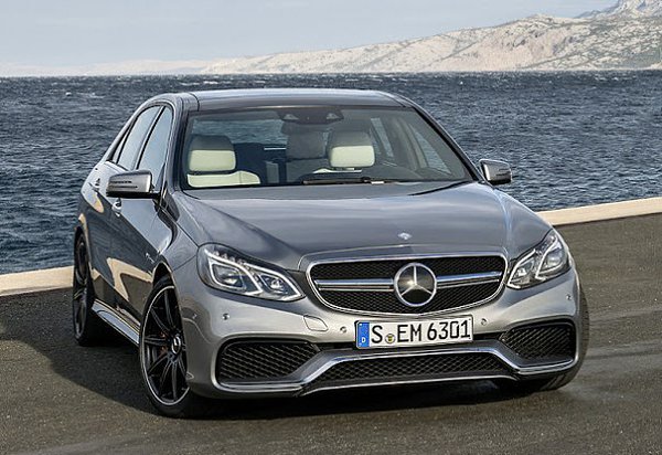 Mercedes-benz E63 AMG S-Model 4Matic.5.5L V8Мощность: 585 л.с.Крутящий момент: 800 НмПривод: ... - 4