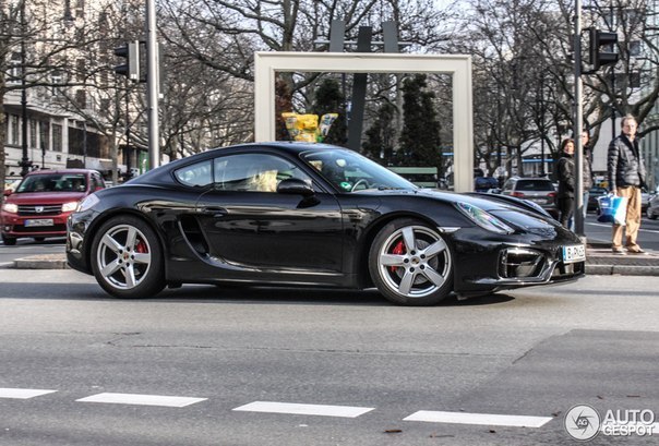 Porsche Cayman GTS - 4