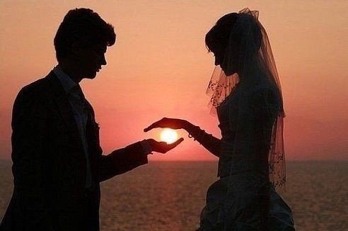Смысл жизни — в мелочах: Ужин вместе при свечах, Роза в спальне на рассвете, Радость, как смеются ...