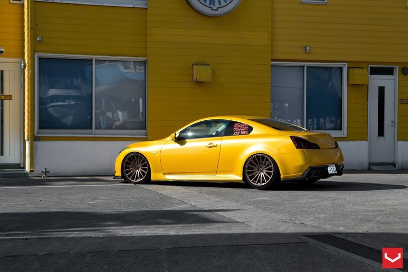 Infiniti G37 Coupe. - 2