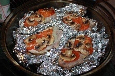 МЯСО С ГРИБАМИ.Ингредиенты: 4 куска мяса (Я обычно заранее мариную мясо, лучше его оставить на ночь ... - 4