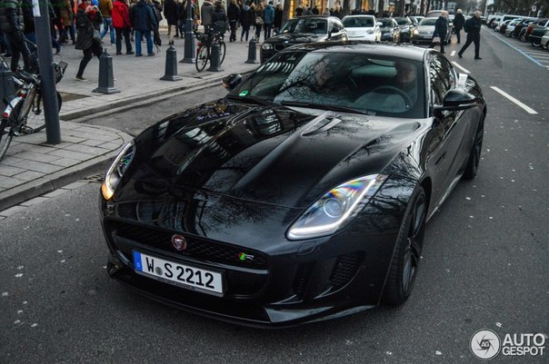 Jaguar F-TYPE R Coup - 6