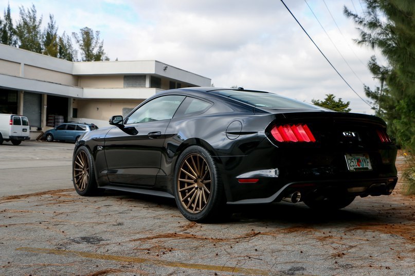 Ford Mustang GT. - 3