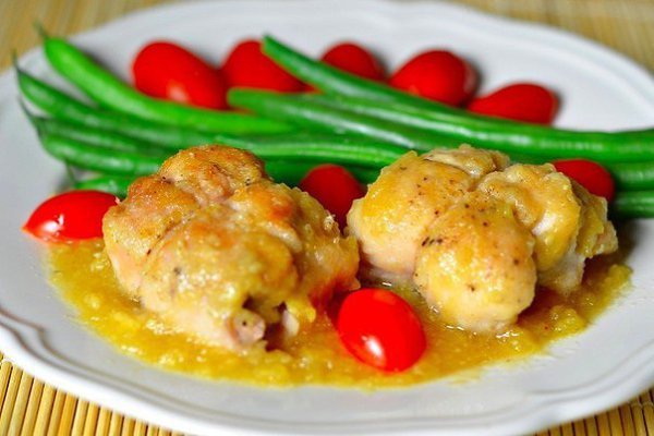Голень цыплят с сыром и ананасом в ананасовом соусе.Ингредиенты:Куриная голень — 12 шт.Ананас — 1 ...