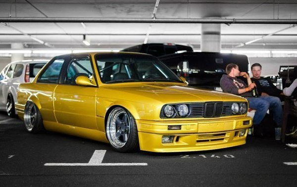 BMW E30