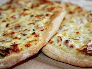 Огненный пирог, или Фламмкухен из Эльзасса.Flammkuchen (фламмкухен) – огненный пирог, рецепт ...
