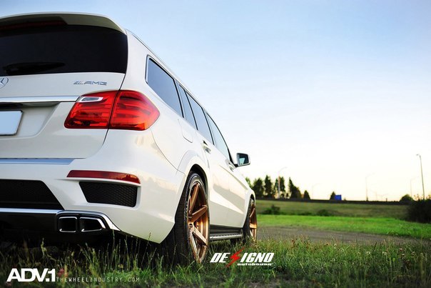 Mercedes-Benz GL 63 AMG (X166) on ADV.1 Wheels.