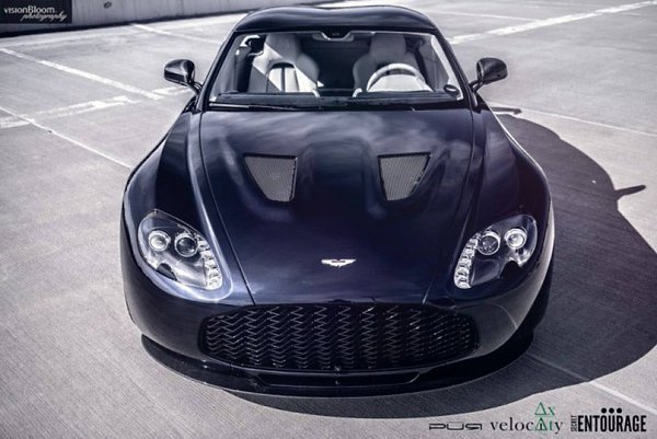 Aston Martin V12 Zagato. - 4