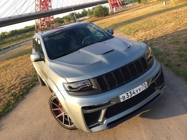 Jeep Grand Cherokee SRT-8 TYRANNOS - 4