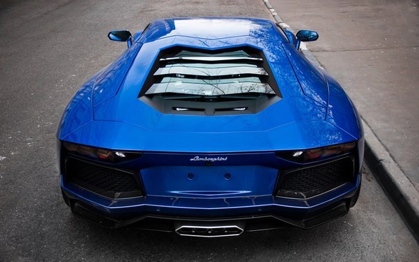 Blue Lamborghini Aventador - 2