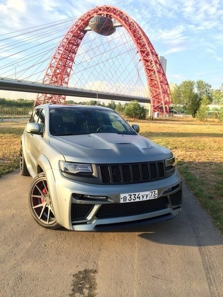 Jeep Grand Cherokee SRT-8 TYRANNOS - 3