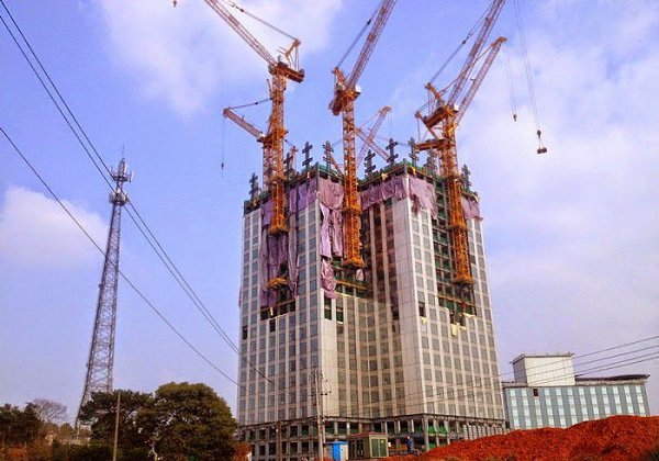 Китайцы построили 57-этажный небоскреб Mini Sky City за 19 дней.Китайские строители в очередной раз ...